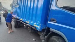 Kecelakaan Lalu lintas di Jalan Raya Cisaat Sukabumi, Truk Boks Gagal Nyalip Hantam Toyota Raize 