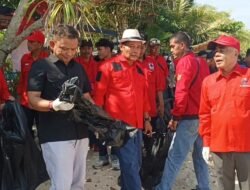 Gotong Royong Ubah Wajah Pantai Cibuaya, PDIP, DPRD dan Dispar Sukabumi Kompak Dorong Wisata Bersih