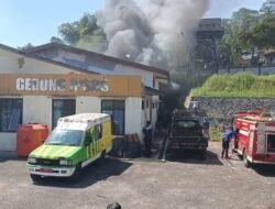 Kebakaran Landa Area IPSRS RSUD Sekarwangi Sukabumi, Damkar Kerahkan Empat Armada