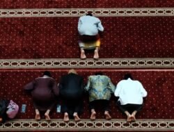 Pulang dengan Air Mata