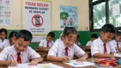 Pembatasan Gadget di Sekolah: Analisis Kritis Kebijakan dalam Perspektif Pendidikan Digital
