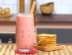 Resep Es Wedang Uwuh Milk Tea, Minuman Rempah Dingin yang Creamy