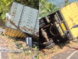 Rem Blong di Letter S Cikidang, Truk Muatan Kantong Kresek Terperosok ke Jurang Tebing