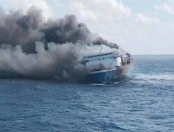 234 Orang Dievakuasi dari KMP Mutiara Sentosa II, SAR Cari Korban Hilang