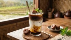 Resep Kopi Santan Gula Aren, Minuman Creamy dengan Manis yang Pas untuk Temani Momen Santai