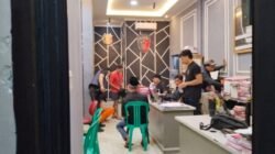 Rekonstruksi Pembunuhan di Sagaranten Ungkap Fakta Baru, Tersangka Tusuk Leher Korban dengan Obeng