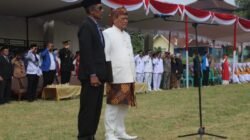 Upacara HUT ke-81 Kemerdekaan RI di Lapang Cijagung, Wakil Ketua DPRD Sukabumi Bacakan Teks Proklamasi