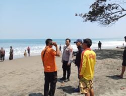 Wisatawan Asal Jakarta Hilang Terseret Ombak di Pantai Karangnaya Sukabumi, Tim SAR Gabungan Lakukan Pencarian