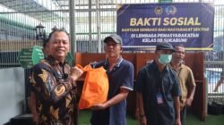 Jumat Berkah, Lapas Sukabumi Bagikan Puluhan Paket Sembako kepada Warga dan Panti Asuhan