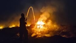 Update Terkini Kebakaran TPA Cikundul: Api Belum Padam, Area Terbakar Makin Meluas