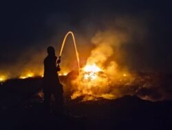 Update Terkini Kebakaran TPA Cikundul: Api Belum Padam, Area Terbakar Makin Meluas
