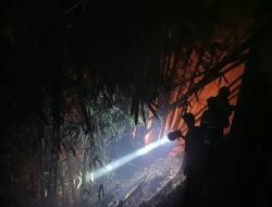 Lahan Belakang SMAN 2 Sukabumi Terbakar, Tiga Unit Mobil Damkar Dikerahkan