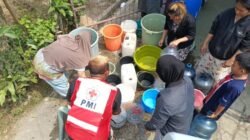 100 KK di Nagrak Sukabumi Kesulitan Air Bersih, 5.000 Liter Bantuan Disalurkan