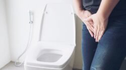 Sering Tak Bisa Menahan Kencing? Kenali Penyebab dan Latihan untuk Mengatasinya