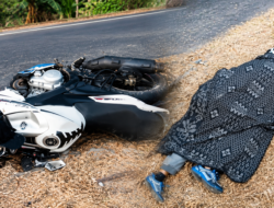Motor Yamaha Vixion Tabrak Tronton Tangki di Jalan Kiara Dua–Simpenan, Satu Orang Meninggal