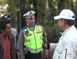 Truk Muatan 25 Ton Mogok di Tanjakan Subang-Bandung, KDM Turun Tangan