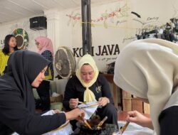 IKWI Kota Sukabumi Kenalkan Batik Lewat Pengalaman Membatik Langsung