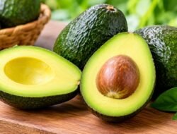 Tips Menyimpan Alpukat Agar Tak Cepat Cokelat Dan Lembek